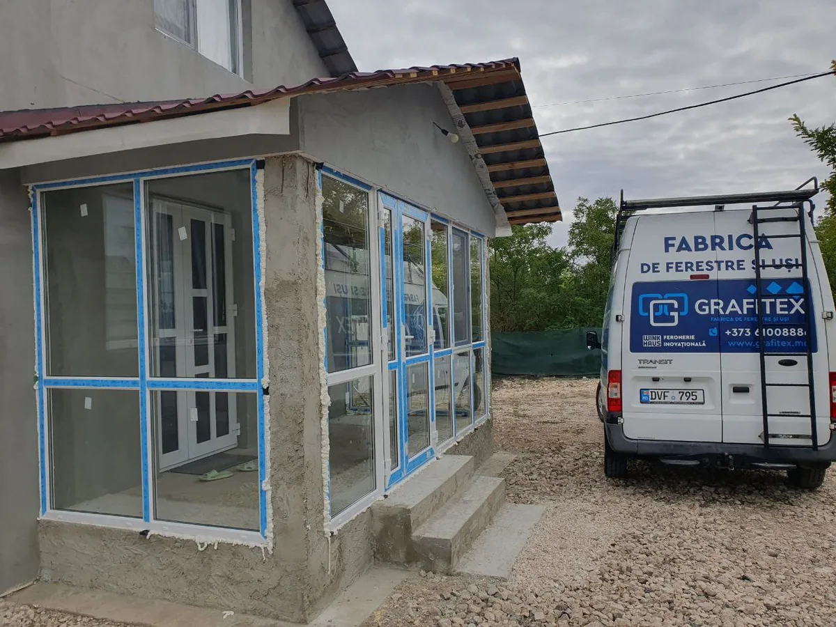 Bloc de balcon PVC VEKA, instalat de Grafitex