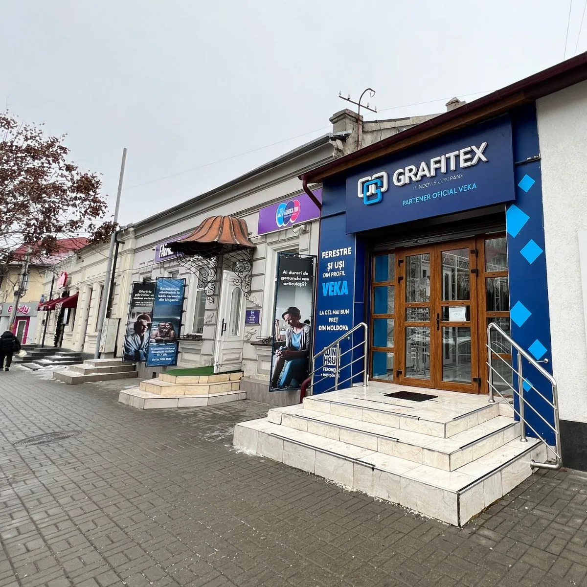 Logo Grafitex și VEKA la showroom-ul din Chișinău
