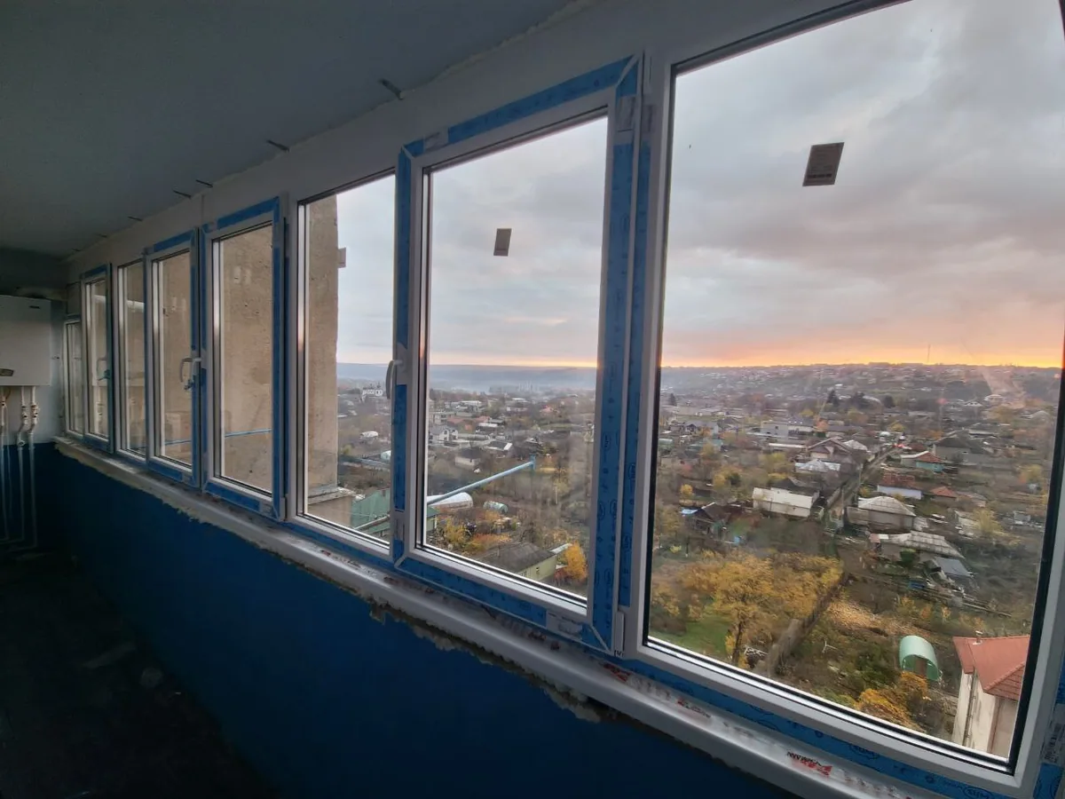 Închidere logie din PVC VEKA — calitate Grafitex